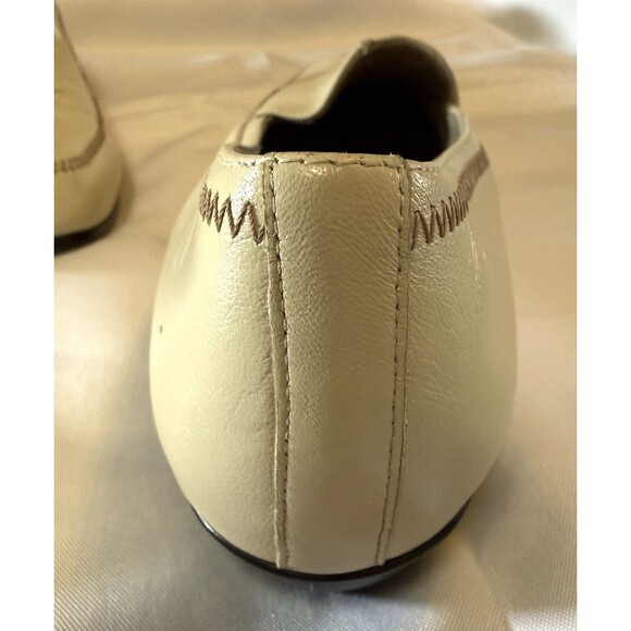 Munro American Womens Cream Color Slip On Flats Size 11M - Picture 15 of 16